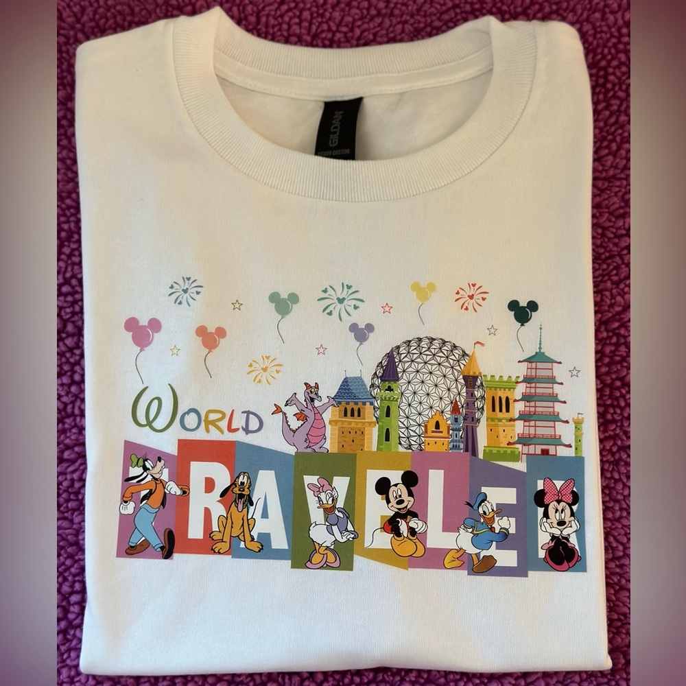 NWOT Adult World Traveler shirt